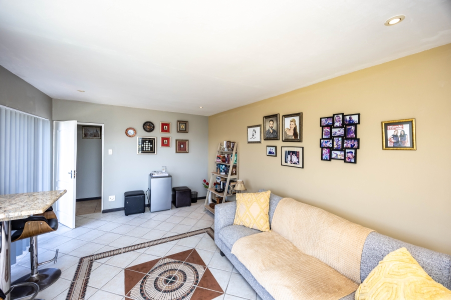 5 Bedroom Property for Sale in Gonubie North Eastern Cape